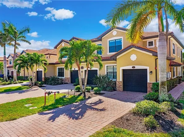 26141 Palace Ln, Bonita Springs, FL