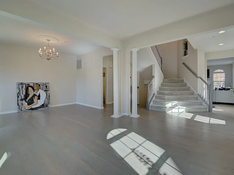 940 Hall Station Dr — Photo 6