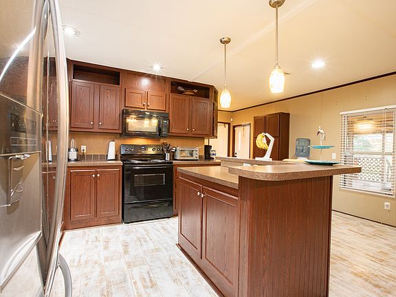 2nd image of 18810 Dunbar Cir