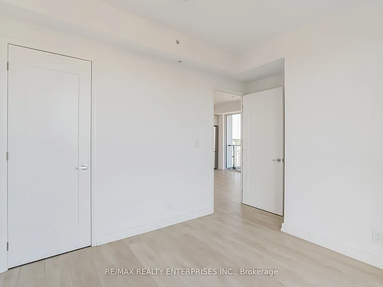 75 James St S #2402 — Photo 15