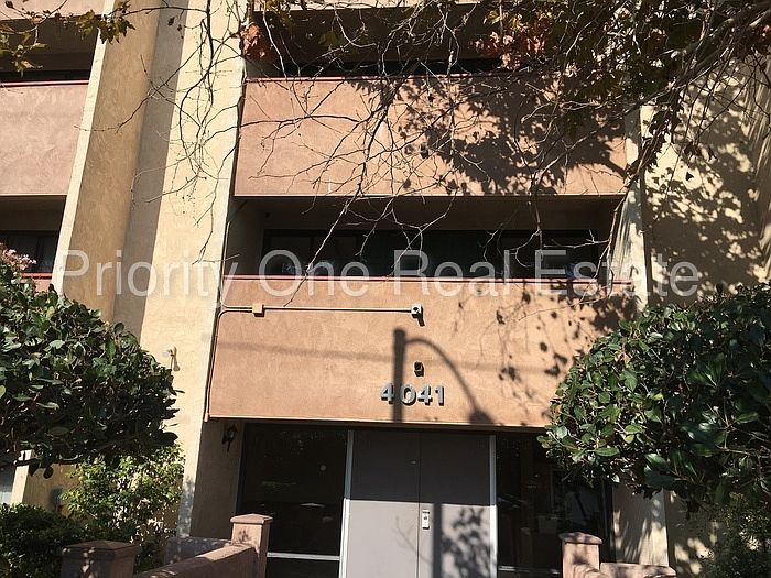 1st image of 4041 Oakcrest Dr Unit 404