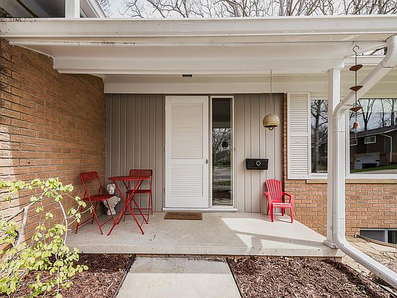 2nd image of 1231 Meadowbrook Ave