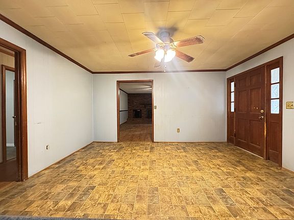 3rd image of 8 Cedar Ln