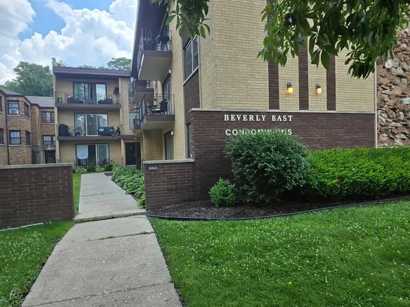 10425 S Hale Ave APT 1C, Chicago, IL 60643