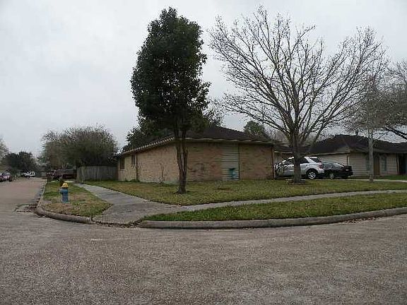 5th image of 2403 Whitman Way Dr
