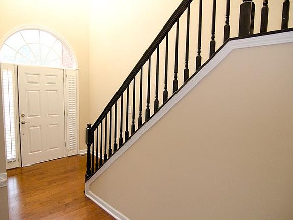 2nd image of 1860 Fox Chapel Dr SE