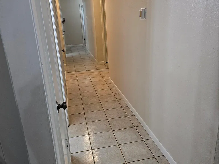 5904 Burlington Ct — Photo 18