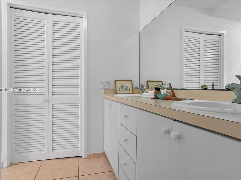 3505 S Ocean Dr #208 — Photo 10