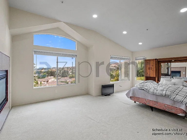 1001 Sandhurst Dr — Photo 31