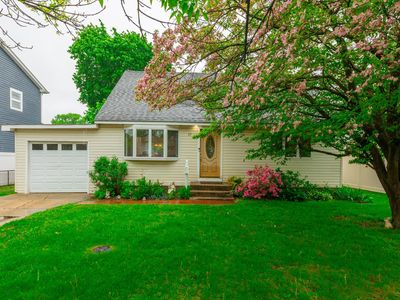 37 Boblee Lane, Hicksville, NY, 11801