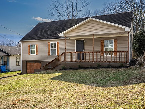3rd image of 3336 Parker Ln