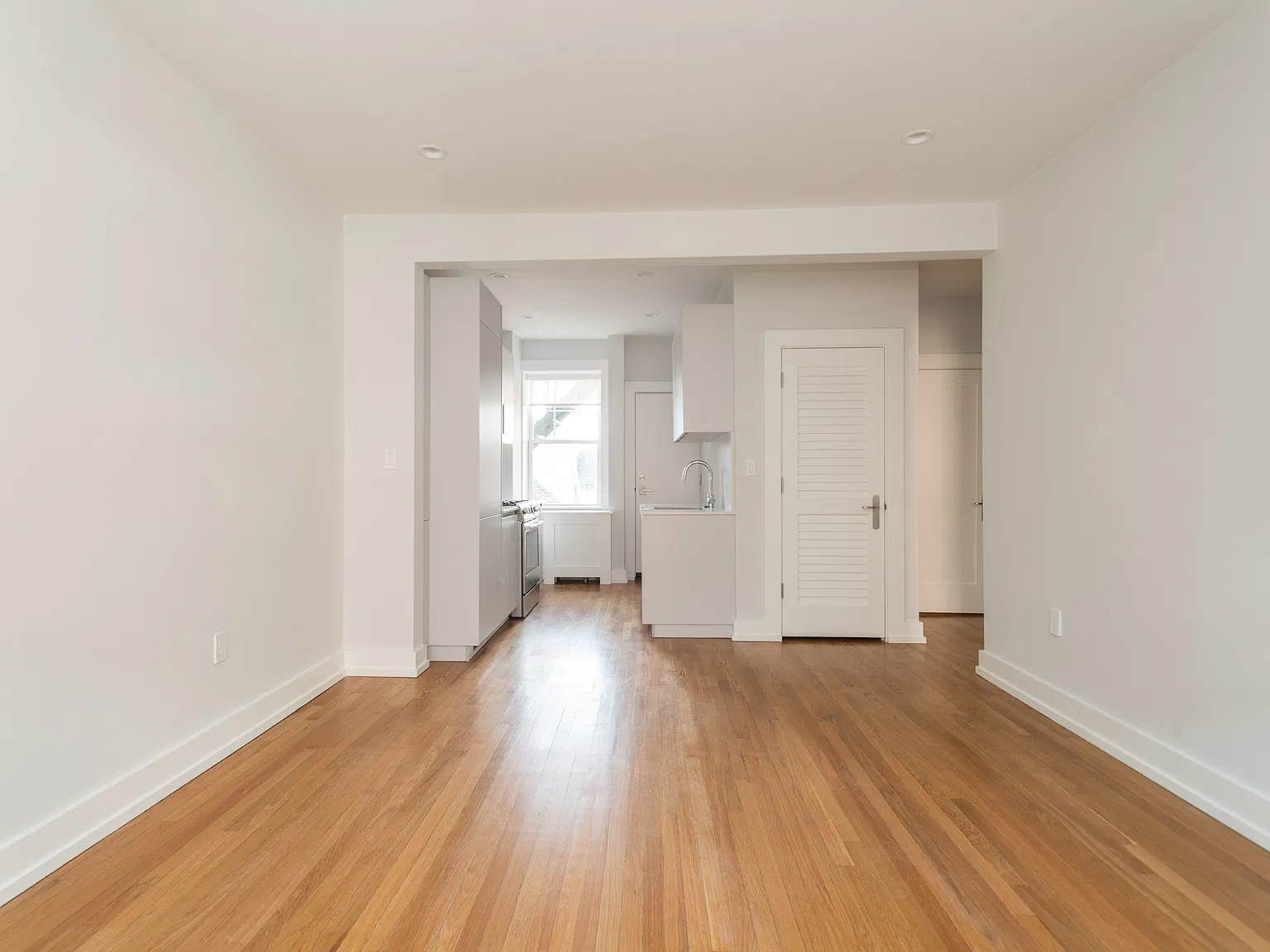 1 bed, 1.0 bath, 730 sqft, $3,400 — Photo 3