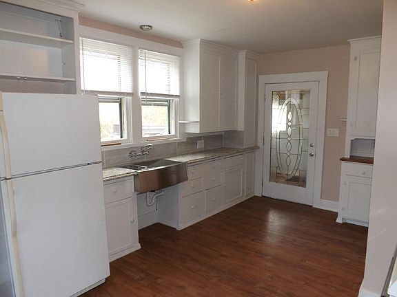 4th image of 3711 122nd Ave E