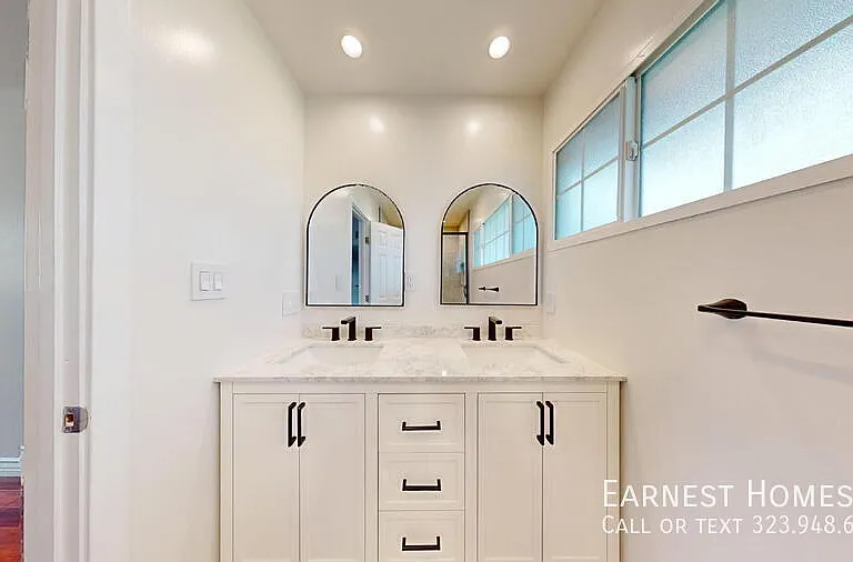 17155 Donmetz St — Photo 22