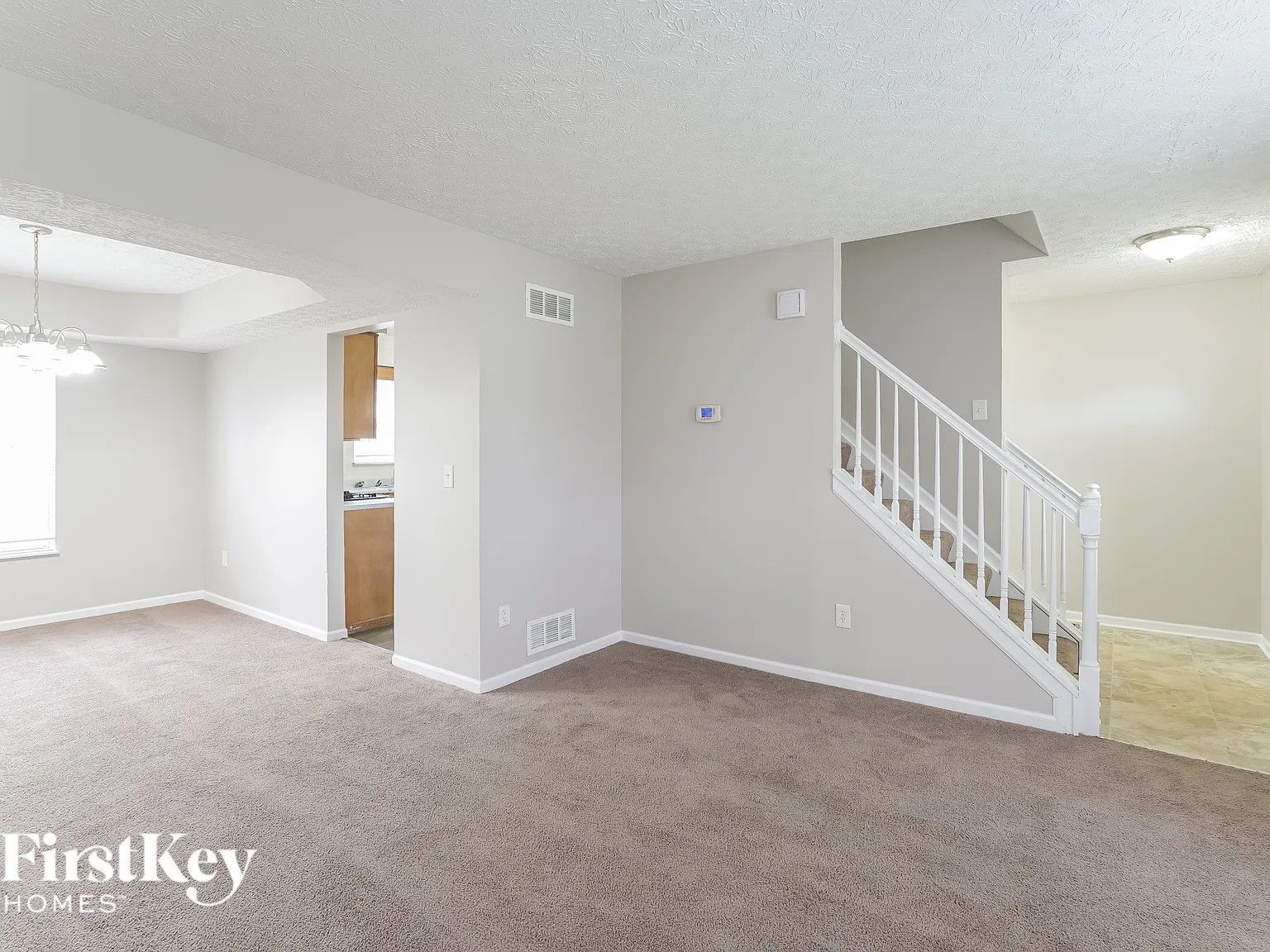 4 bed, 2.5 bath, 1688 sqft, $2,590 — Photo 4