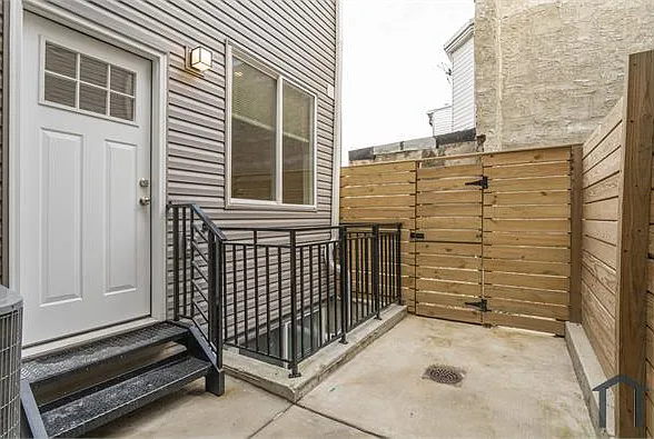 2009 N Darien St #1 — Photo 12