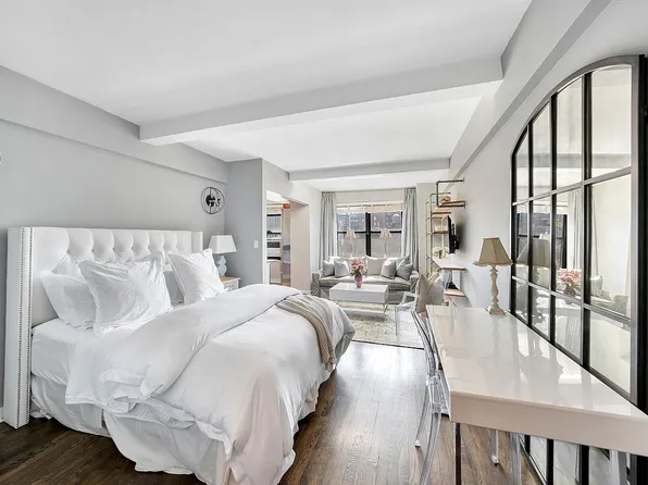 300 W 23rd St APT 10F, New York, NY 10011