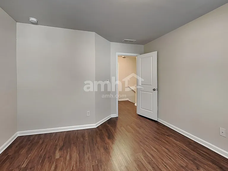 218 Omega Ct — Photo 18