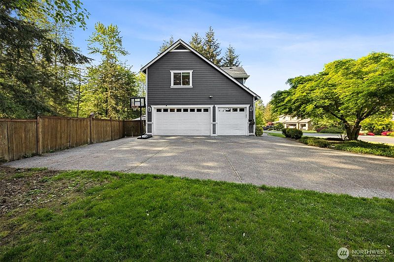 2nd image of 19010 5th Street E