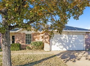 1337 Castle Ridge Rd, Fort Worth, TX 76140