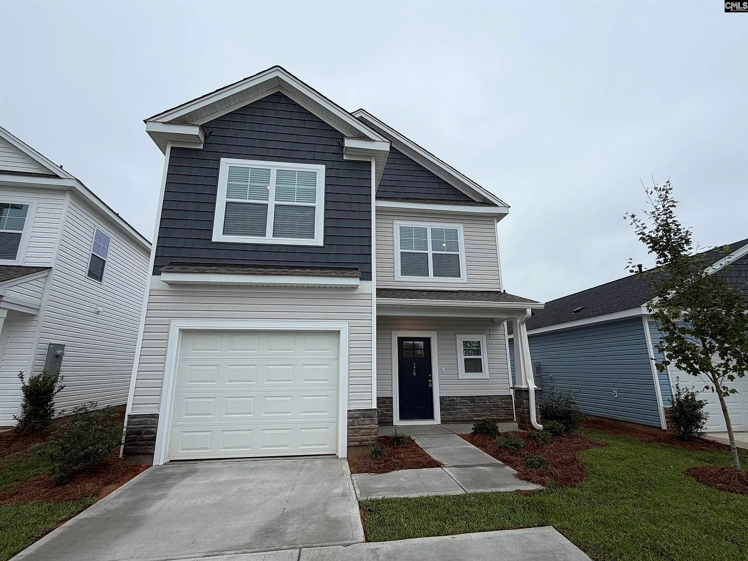 3 bed, 1601 sqft, $1,950 — Photo 2