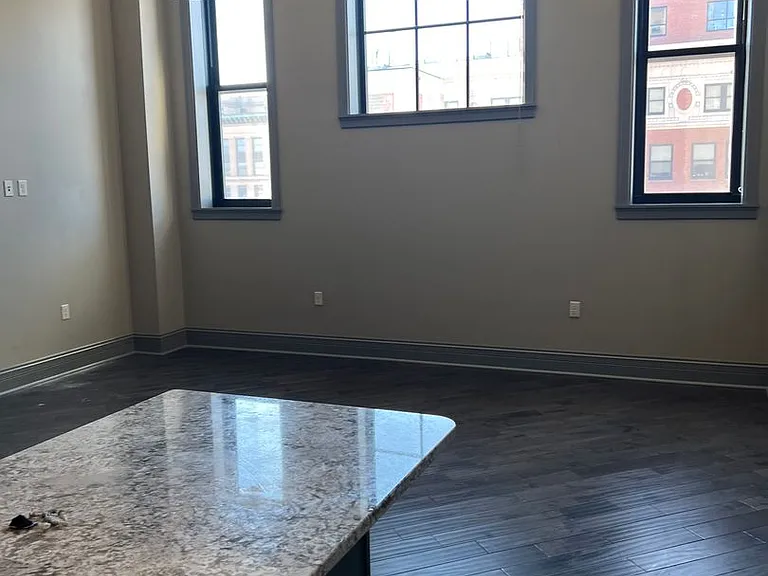 212 Brady St — Photo 10