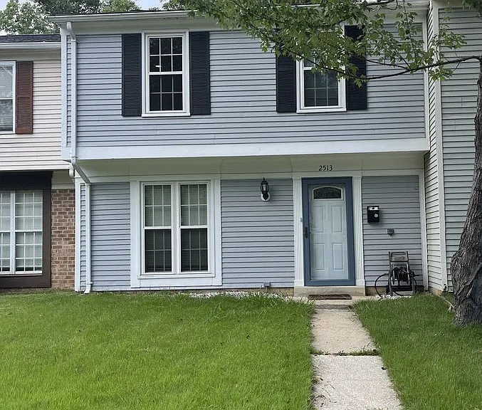 2513 Robinson Pl — Photo 1