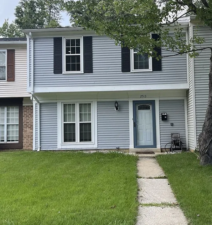 2513 Robinson Pl