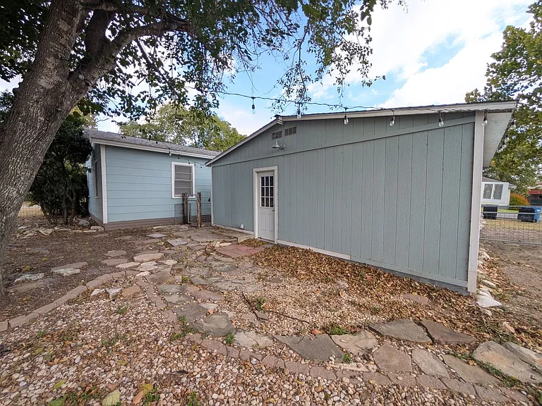 890 Josephine St — Photo 51