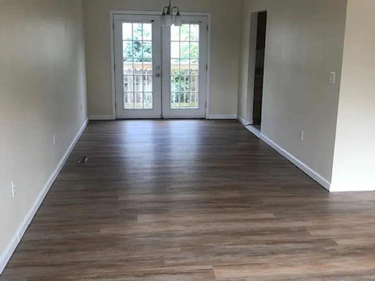 3228 Kanawha Terrace — Photo 2
