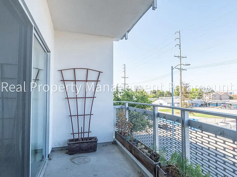 1700 Sawtelle Blvd #213 — Photo 22