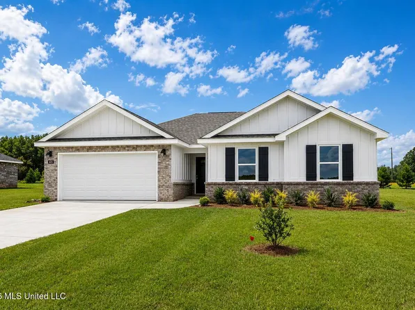 200 Magnolia Farms Dr, Lucedale, MS 39452