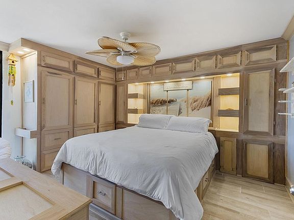 5th image of 200 Wagner Pl APT 1103