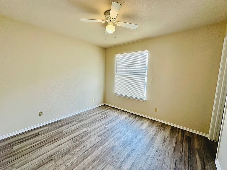 8814 Schick Rd — Photo 28