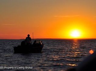 5807 Sandstone Point Rd, Beulah, ND 58523