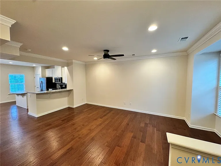 4407 Glasgow Rd — Photo 4