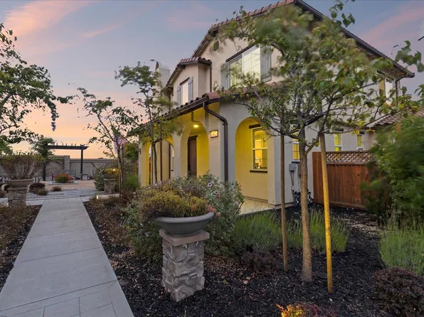 18623 McClellan Cir, Marina, CA 93933