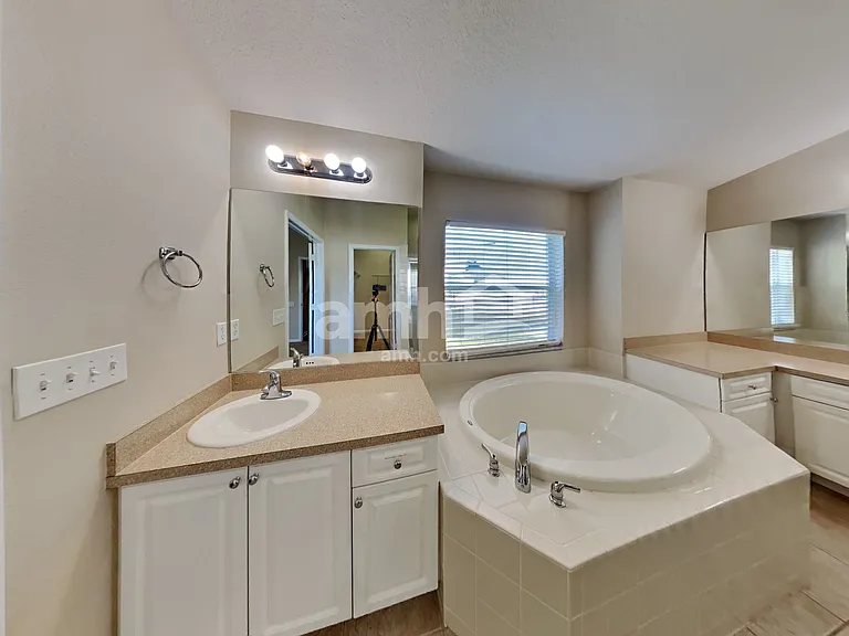 7330 Crescent Palm Dr — Photo 14