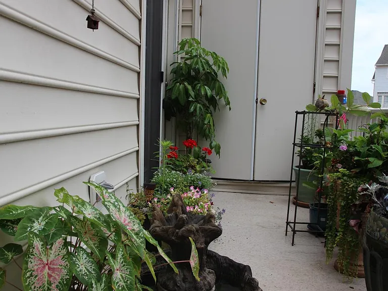 9504 Walker Way — Photo 20