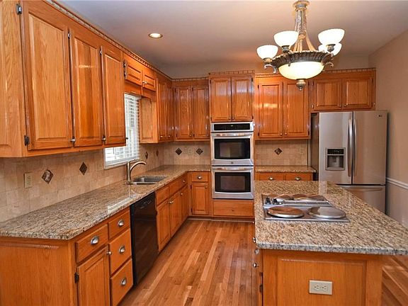 3rd image of 9180 Chapelwood Dr