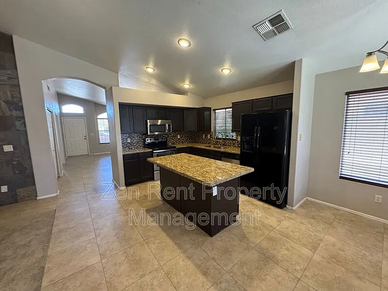 5913 W Mercury Way — Photo 5