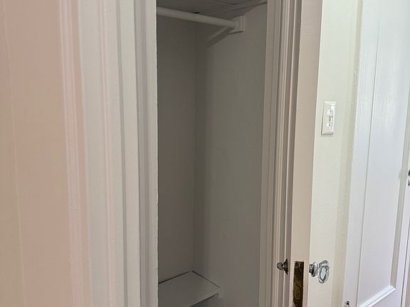 2nd image of 814 W End Ave #12D