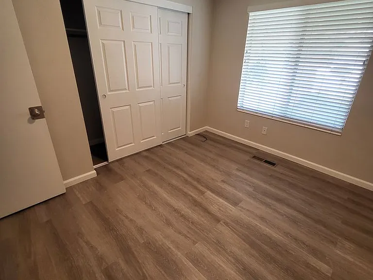 2621 Woodcrest Ln — Photo 7