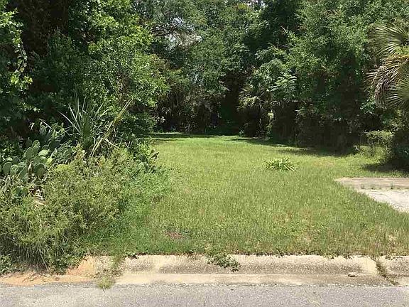 2nd image of 504 E Brainerd St