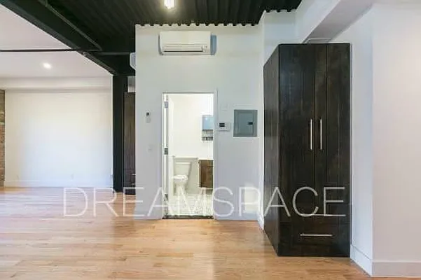 Rented by Dream Space Realty | media 50