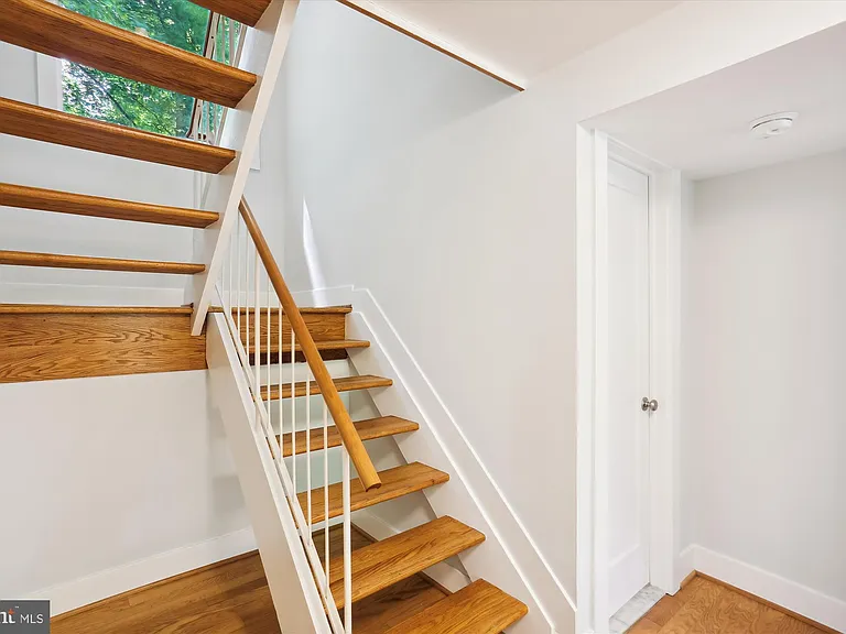 8206 Stone Trail Dr — Photo 5