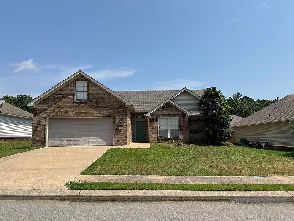 1st image of 1737 White Oak Ln