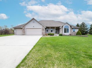 4891 White Swan Dr, West Bend, WI 53095