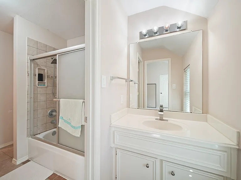 16322 Drystone Ln — Photo 23