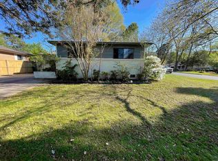 9011 Cloverhill Rd, Little Rock, AR 72205